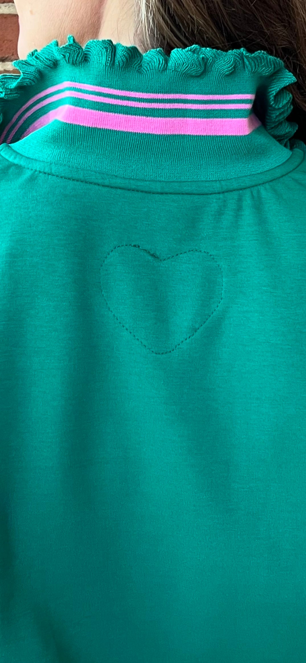 KELLY GREEN TOP WITH HOT PINK PIPING by Umgee