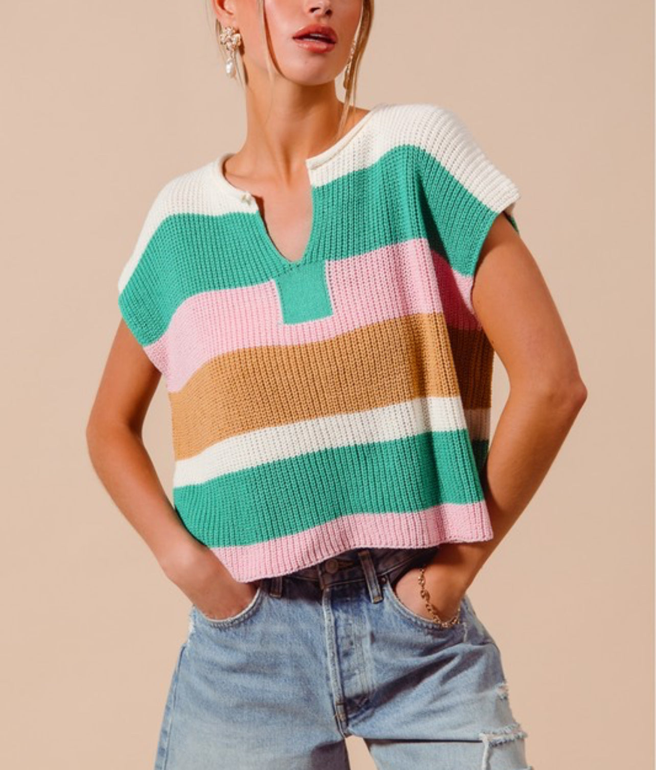 MULTICOLOR STRIPE LOOSE FIT SLEEVELESS SWEATER TOP by So Me