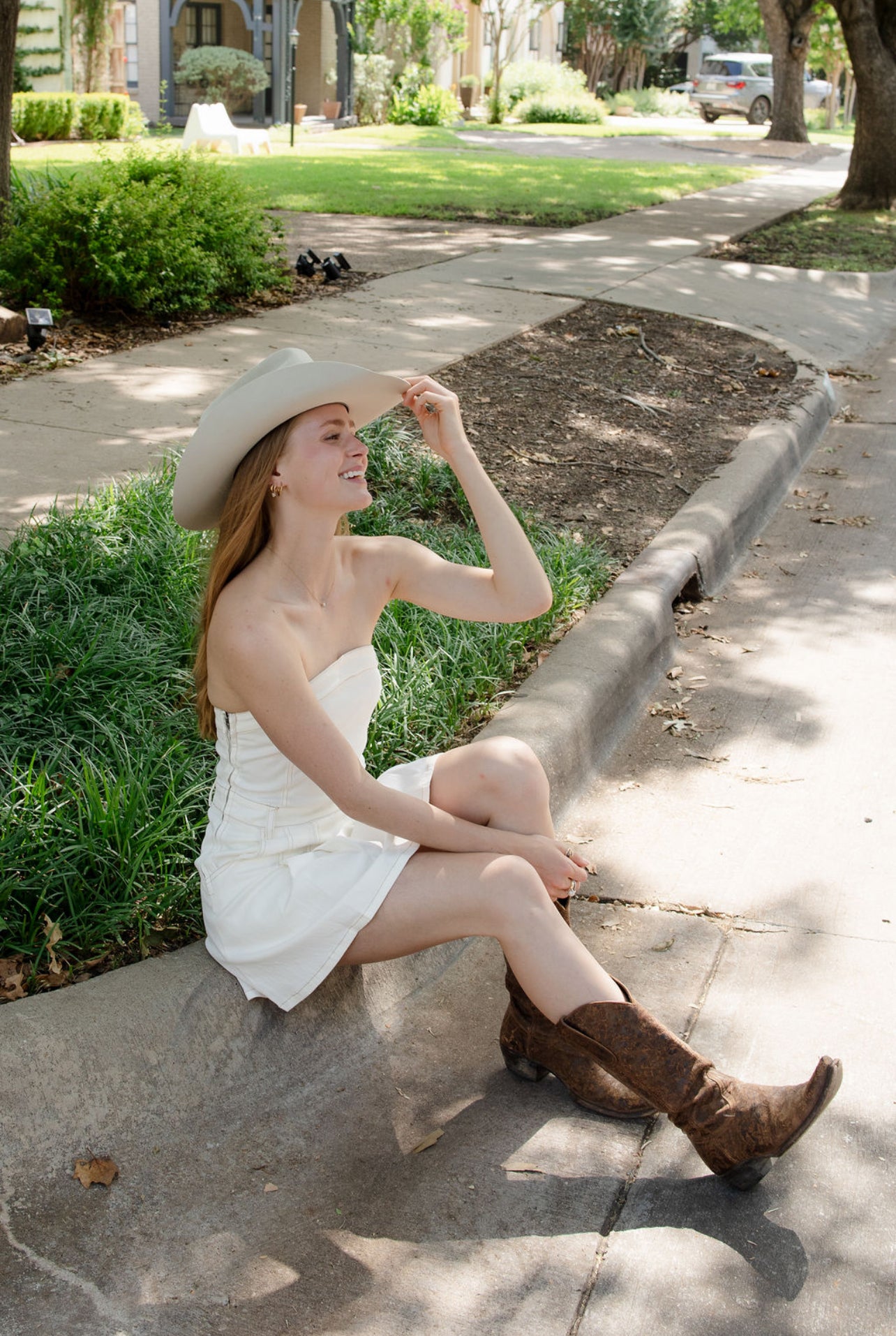 OFF WHITE STRAPLESS DEMIN MINI DRESS WITH PLEATS DETAIL by Day +Moon