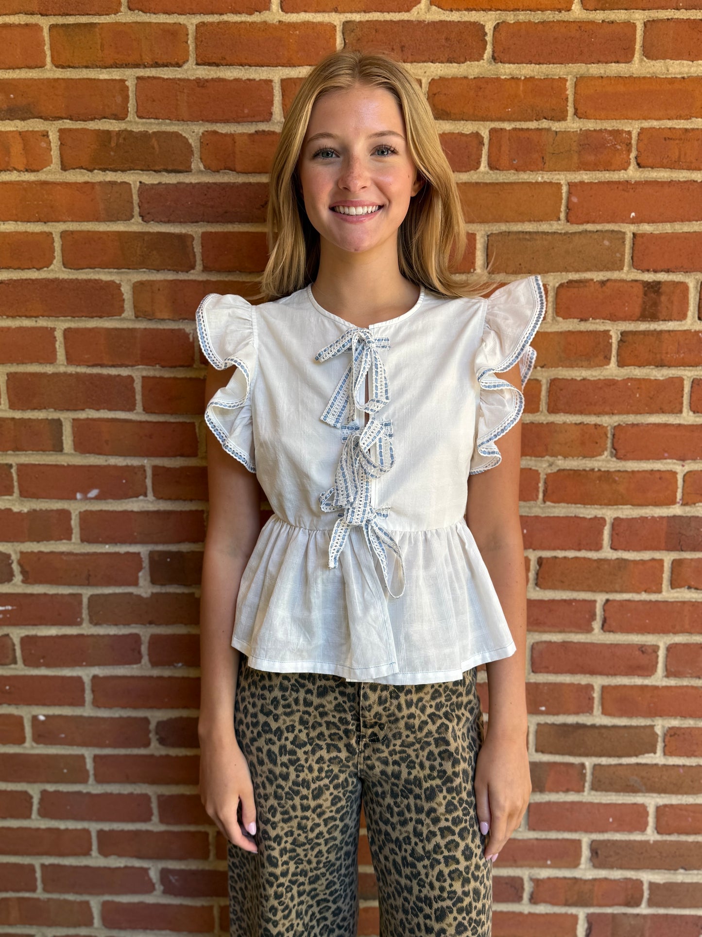 COTTON JACQUARD LACE TRIM WITH FRONT TIE DETAIL TOP by Peach Love