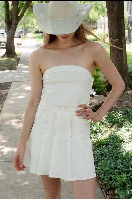 OFF WHITE STRAPLESS DEMIN MINI DRESS WITH PLEATS DETAIL by Day +Moon
